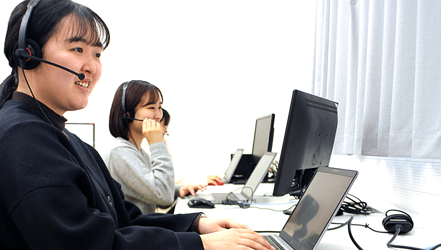 システムに熟知したスタッフが事務局の運営代行や当日の受付をサポート可能